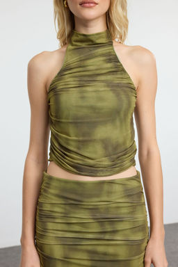 Trendyolmilla Yesil Drapeli Halter Yaka Fitted/Vucuda Oturan Tul Orme Orme Bluz TWOSS24BZ00062  фото 2