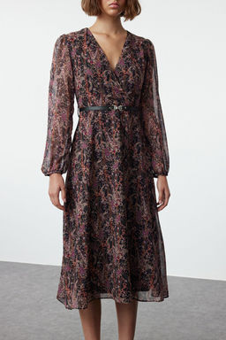 Kahverengi Cicekli Kemerli A Kesim Kruvaze Yaka Boho Desenli Sifon Midi Dokuma Elbise TWOAW24EL00660