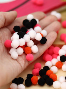 Картина из помпонов на подрамнике Draw Me! Smile, (20 х 20 см)