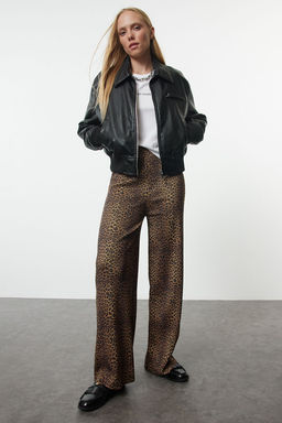 TRENDYOLMILLA Camel Leopar Bask?l? Triko Pantolon TWOAW25PL00001