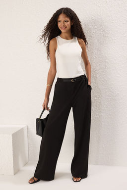 TRENDYOLMILLA Siyah Kemer Detayl? Wideleg/Genis Kesim Pantolon TWOSS25PL00059