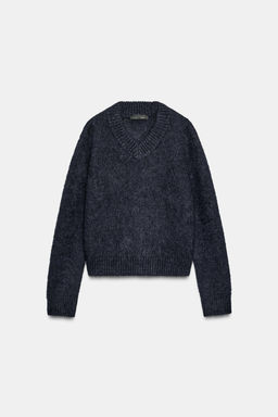 WOOL AND ALPACA V-NECK JUMPER
