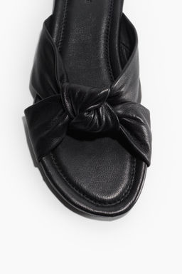 Sandalias de piel con nudo decorativo - H&m фото 8