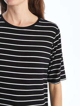 Bisiklet Yaka ?izgili K?sa Kollu Kad?n Ti??rt