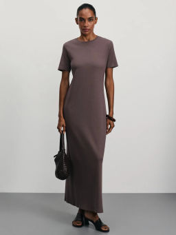 Платье-футболка длины макси / Zarina