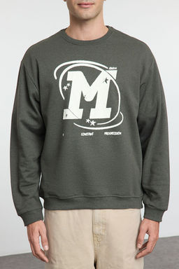 TRENDYOL MAN Haki Oversize/Genis Kesim Catlak Bask? Ici Polarl? Sweatshirt TMNAW25SW00062 - Trendyolmilla фото 4