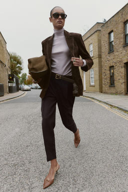 DARTED TROUSERS WITH BELT