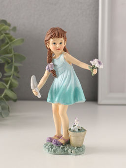 Фигурка полистоун «Девочка в бирюзовом платье, садит цветочки», 8×5.5×14.5 см