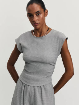 Топ из рельефной ткани со сборками / Zarina