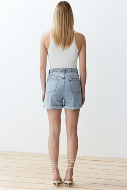 TRENDYOLMILLA Mavi Yuksek Bel Denim Sort TWOSS21SR0435