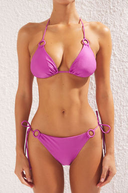 TRENDYOLMILLA Siyah Ucgen Aksesuarl? Parlak Regular Bikini Tak?m? TBESS25BT00013 фото 4