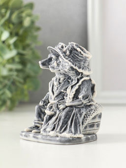 Сувенир "Лисы - Пара на диване" 8,3 см