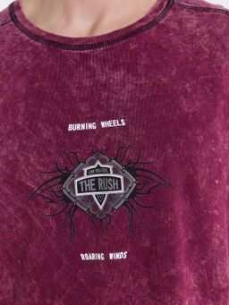 Футболка мужская красная с обработкой эйсид с надписью "The rush"