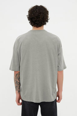 Gri Basic %100 Pamuklu Bisiklet Yaka Oversize/Genis Kesim K?sa Kollu T-Shirt TMNSS22TS0318