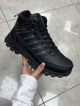 Кроссовки мужские V N