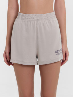 Комплект женский (футболка, шорты) серый с печатью - Mark formelle фото 4