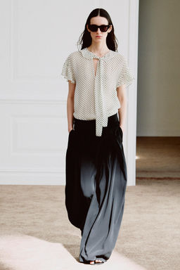 BLUSA LAZADAS LUNARES ZW COLLECTION / Blanco