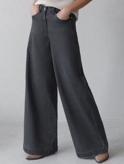 D54.298 Джинсы женские черный