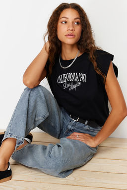 TRENDYOLMILLA Siyah %100 Pamuk Slogan Bask?l? Regular/Normal Kal?p Bisiklet Yaka Orme T-Shirt TWOSS24TS00020  фото 2