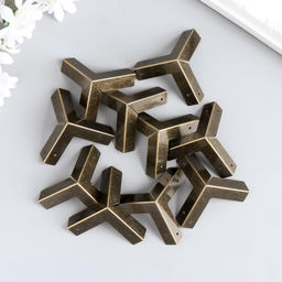 Цена за 2 шт. Уголок (накладка) для шкатулок металл набор 10 шт 3х3х3 см