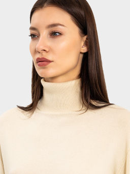 Свитер женский молочный из вискозы молочный 122817 - Mark formelle фото 5