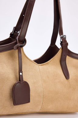 Bej Suet Charm Detayl? Kad?n Midi Omuz Cantas? TAKSS26OC00005