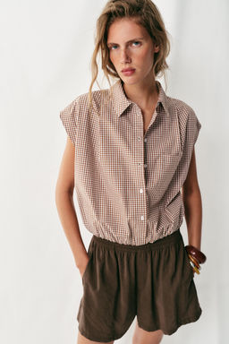 CAMISA CORTA CUADRO VICHY / marron/blanco