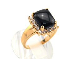 Кольцо с позолотой "Квадрат" из агата со стразами, размер 16