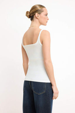 K?rm?z? Fitted/Vucuda Oturan Kare Yaka Kolsuz Aplike Fitilli Esnek Orme Atlet TWOSS26AL00015 - Trendyolmilla фото 8