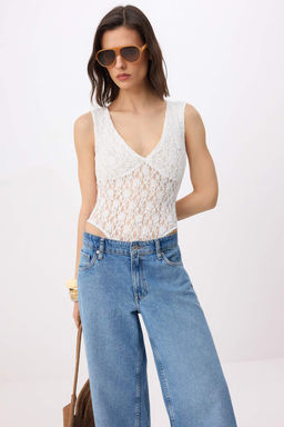 Ekru Vucuda Oturan V Yaka Kolsuz C?tc?tl? Dantel Orme Body TWOSS26BD00022