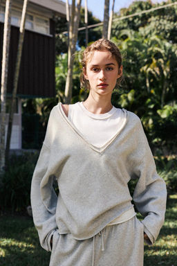 SOFT V-NECK SWEATSHIRT - Zara фото 2