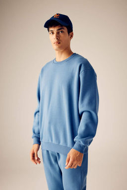 Базовый свитшот Oversize с круглым вырезом - Defacto фото 3