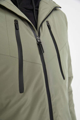 Водоотталкивающее водонепроницаемое пальто приталенного кроя DeFactoFit с флисовой подкладкой и капюшоном  фото 7