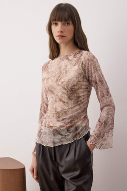 Ekru Soyut Animal Kay?k Yaka Asimetrik Detayl? Fitted/vucuda Oturan Orme Bluz TWOAW26BZ00128