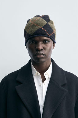 DIAMOND JACQUARD BEANIE