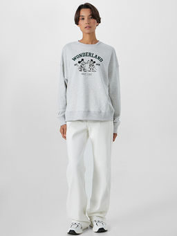 Свитшот женский серый с надписью Wonderland - Mark formelle фото 3