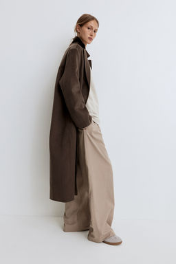 Pantalon amplio de sarga