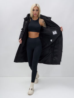 Пальто утепленное стеганное зимнее с капюшоном женское черного цвета 9628Ch - Mtforce фото 16