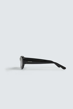 GAFAS DE SOL RECTANGULARES / Negro - Zara фото 4