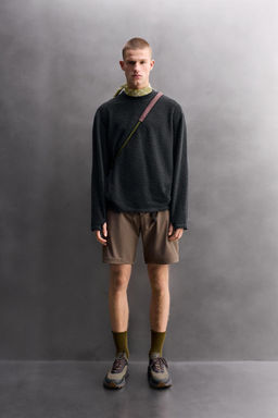 SUDADERA TEXTURA CON LANA / Gris