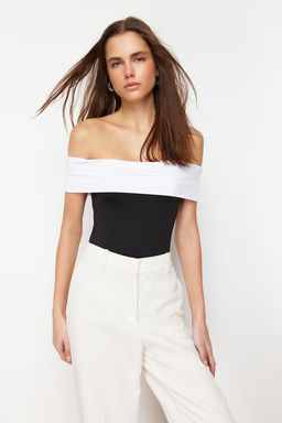 Siyah Renk Bloklu Fitted/Vucuda Oturan C?tc?tl? Esnek Orme Madonna Yaka Body TWOSS24BD00040
