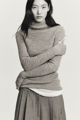 Top de cuello alto en lana merino - H&m фото 2