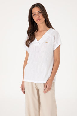 Kad_n Beyaz Ti__rt Sepette S_rpriz _ndirim