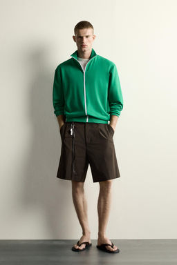SUDADERA RELAXED FIT CREMALLERA CONTRASTE / Verde vigor?