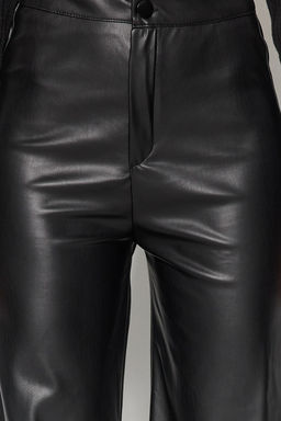 Siyah Suni Deri Wide Leg Cep Detayl? Orme Pantolon TWOAW24PL00103