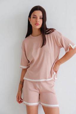 13110 Костюм летний бежевый с контрастной отделкой