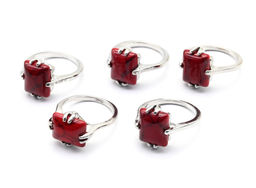 Кольцо "Смайл" с кораллом (имитация), квадрат, размер 18