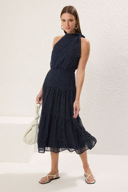 TRENDYOLMILLA Lacivert Puantiye Desenli A Kesim Yakas? Baglama Detayl? Sifon Dokuma Elbise TWOSS25EL00259