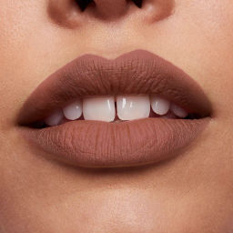 Увлажняющая матовая губная помада Ultra Colour