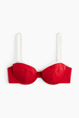Top de bikini con aros